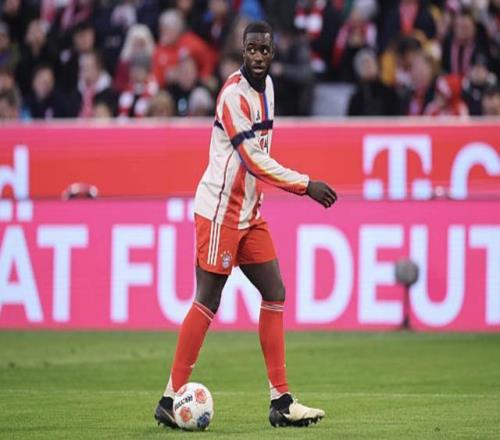 梅西首次登,临巴萨一线,队战场,星空体育,XingKong,星空体育网址,星空app,星空官网,星空集团